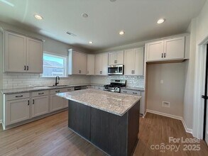 2205 Camber Dr, Unit 303 in Gastonia, NC - Building Photo - Building Photo