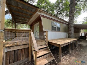 144 Deer Ln in New Braunfels, TX - Building Photo - Building Photo