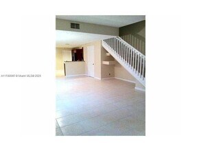 1621 Barcelona Way in Weston, FL - Building Photo - Building Photo