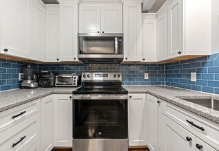 208 Fan Branch Ln in Chapel Hill, NC - Building Photo - Building Photo