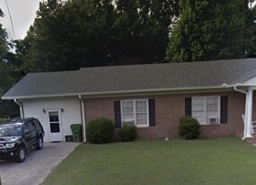 119 E 5th St in Monroe, GA - Building Photo