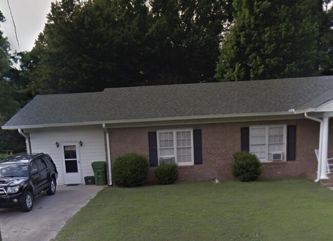 property at 119 E 5th St