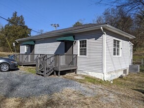 900 Carline Rd in Rossville, GA - Building Photo - Building Photo