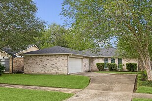 6907 Grant Dr in Richmond, TX - Building Photo