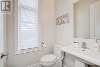 1301 Felicity Gdns in Oakville, ON - Building Photo - Building Photo