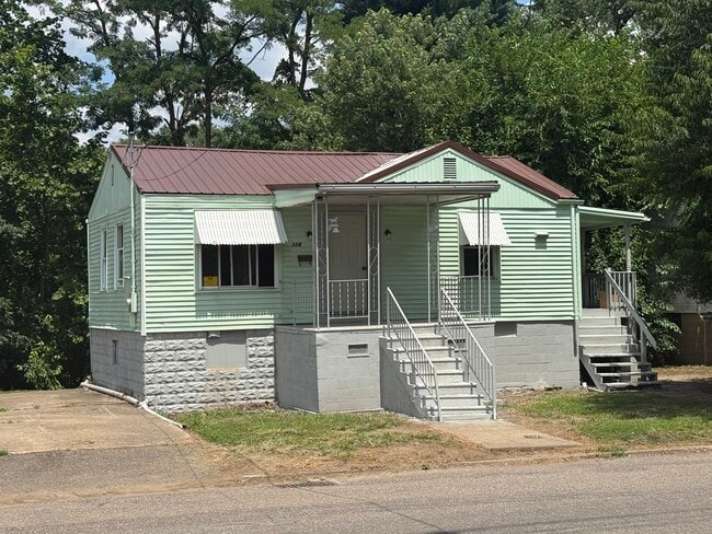 property at 328 Foundry St