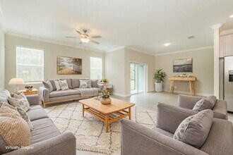 17454 Radiant Shine Way in Lutz, FL - Building Photo - Building Photo