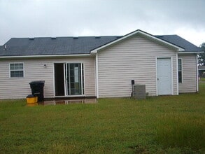 118 Sutton Dr in Elizabeth City, NC - Building Photo - Building Photo