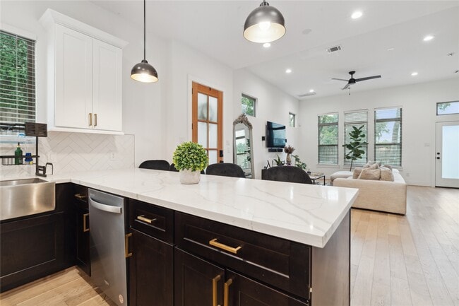 property at 2607 Rosalie St