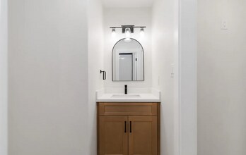 237 Carle Ave in San Antonio, TX - Foto de edificio - Building Photo