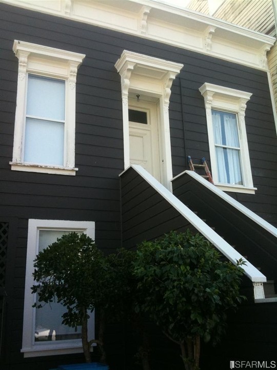 54-56 Beaumont Ave in San Francisco, CA - Building Photo