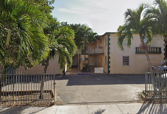 1630 NW 18th St in Miami, FL - Building Photo - Building Photo