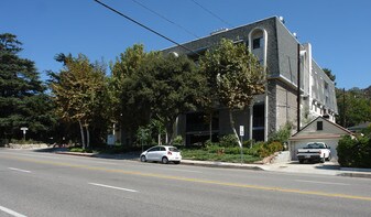 Villa Marisa in Glendale, CA - Building Photo
