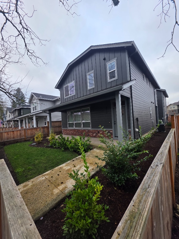 877 Park Ave NE in Salem, OR - Building Photo - Building Photo