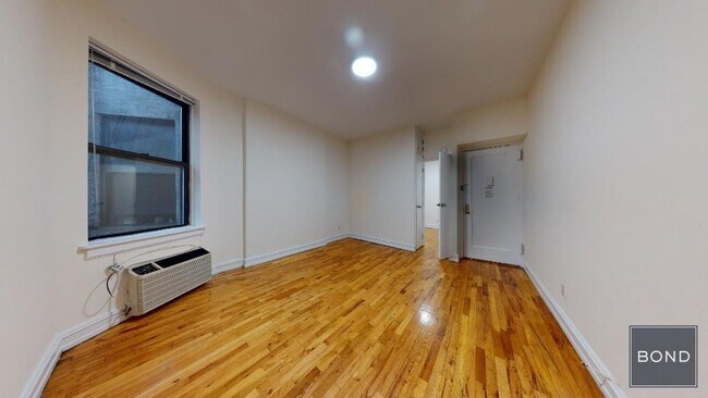333 E 84th St in New York, NY - Building Photo - Building Photo