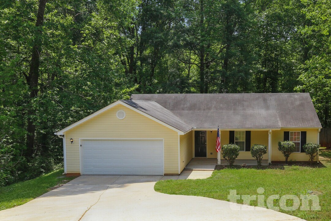 1555 Mill Creek Rd in Bethlehem, GA - Building Photo