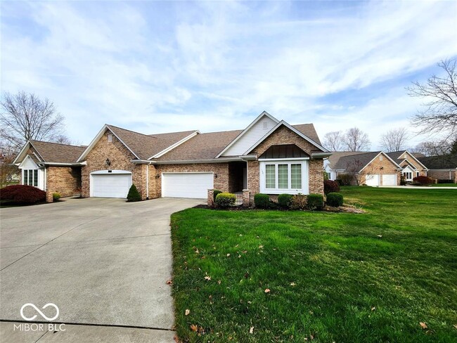 1061 Fontview Dr in Columbus, IN - Building Photo - Building Photo