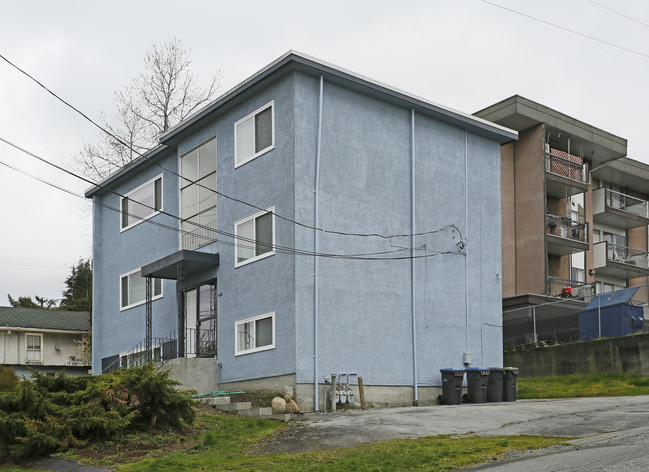 433 11th St in New Westminster, BC - Building Photo - Primary Photo