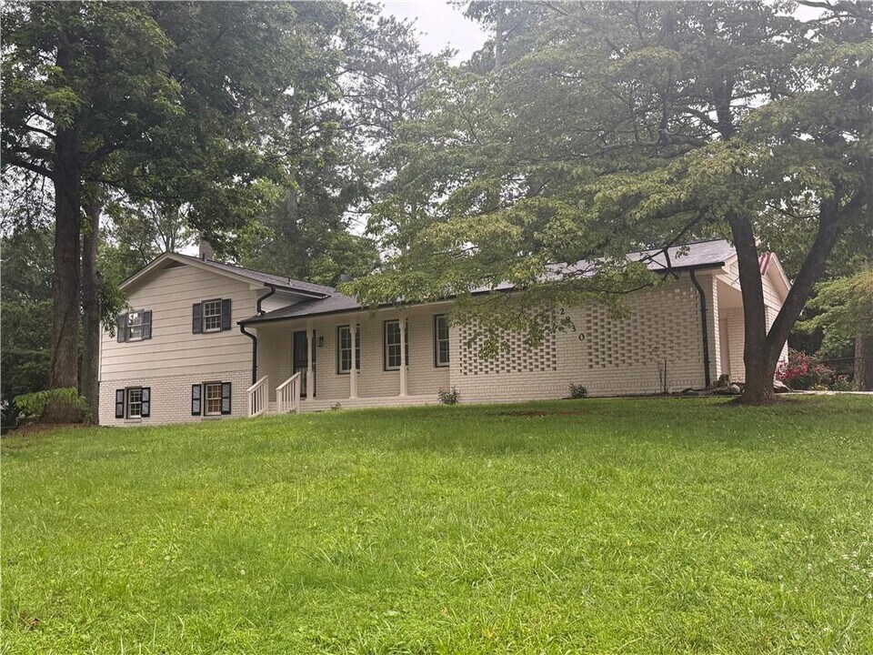 2830 Idlewood Dr in Marietta, GA - Building Photo