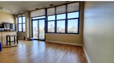 15 S Throop St, Unit 607 in Chicago, IL - Building Photo - Building Photo