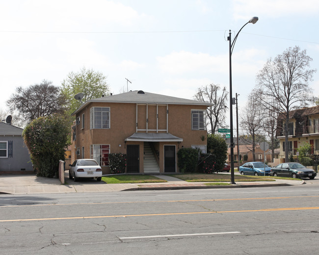 1818 W Victory Blvd in Burbank, CA - Building Photo - Building Photo