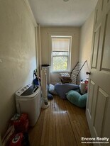 12 Alton Pl in Brookline, MA - Building Photo