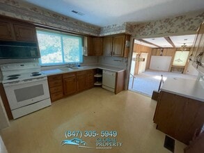 4019 Pier Thirty One Rd in Camdenton, MO - Building Photo - Building Photo