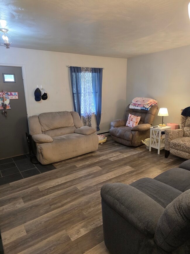 property at 1148 Creekside Dr