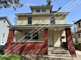 719 Delaware St SE in Grand Rapids, MI - Building Photo