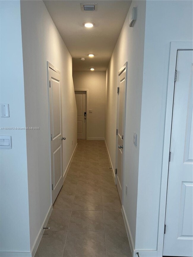 652 NW 6th St in Florida City, FL - Building Photo - Building Photo
