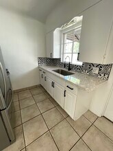 1401 W Clarendon Ave, Unit 2 in Phoenix, AZ - Foto de edificio - Building Photo