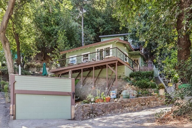 432 Fernwood Pacific Dr in Topanga, CA - Foto de edificio - Building Photo