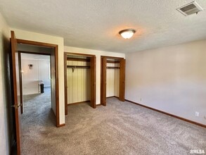 105 Paradise Ct in Bartonville, IL - Building Photo - Building Photo