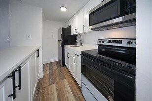 1000 NW 95th Terrace in Plantation, FL - Building Photo