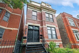 1041 S Oakley Blvd in Chicago, IL - Building Photo