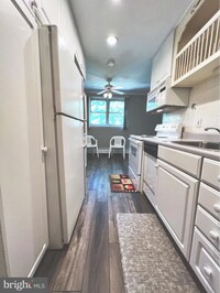 335 E Lancaster Ave photo'