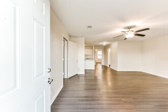 3602 Alice St in Galveston, TX - Building Photo - Building Photo