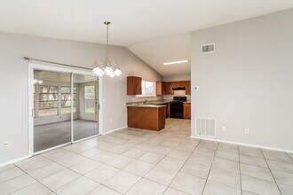313 Hammock Rd SE in Palm Bay, FL - Building Photo - Building Photo