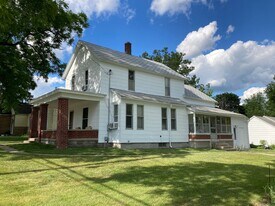 2500 Fuller Ave NE in Grand Rapids, MI - Building Photo