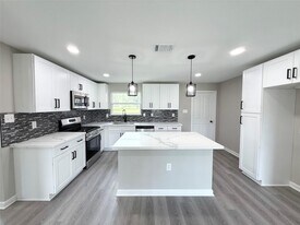 2626 Woodland St in La Marque, TX - Building Photo