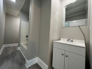 111 E Maryland Ave in Bessemer City, NC - Building Photo - Building Photo