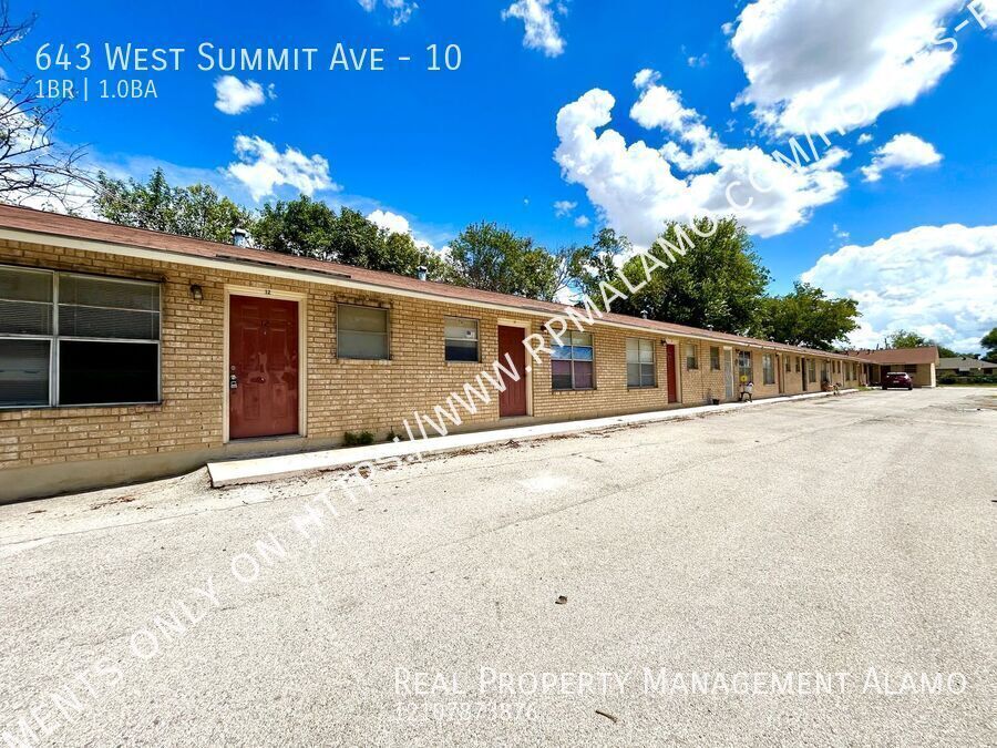 643 W Summit Ave. in San Antonio, TX - Building Photo