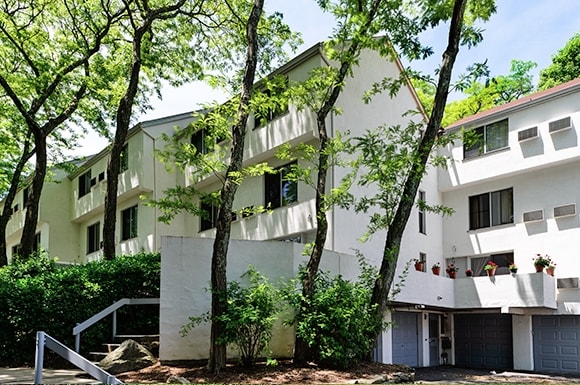 Putnam Green in Greenwich, CT - Building Photo - Building Photo