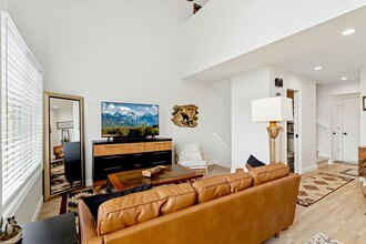 1031 W Grindelwald Ct in Midway, UT - Building Photo - Building Photo