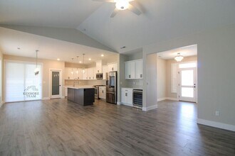 5642 W 31st Ave in Kennewick, WA - Building Photo - Building Photo