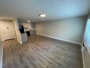 517 S Milwaukee Ave in Wheeling, IL - Building Photo - Building Photo