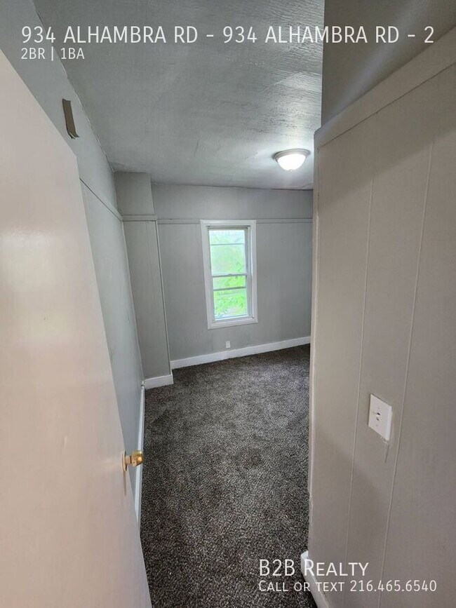 934 Alhambra Rd in Cleveland, OH - Building Photo - Building Photo