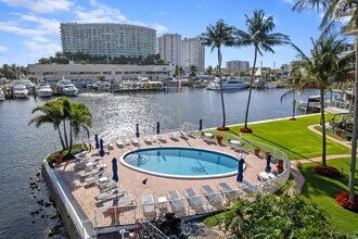 140 NE 28th Ave in Pompano Beach, FL - Building Photo - Building Photo