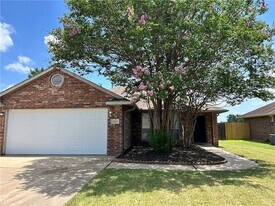 3619 Vienna Dr in College Station, TX - Building Photo