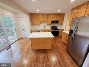 1071 Pipestem Pl in Rockville, MD - Building Photo - Building Photo